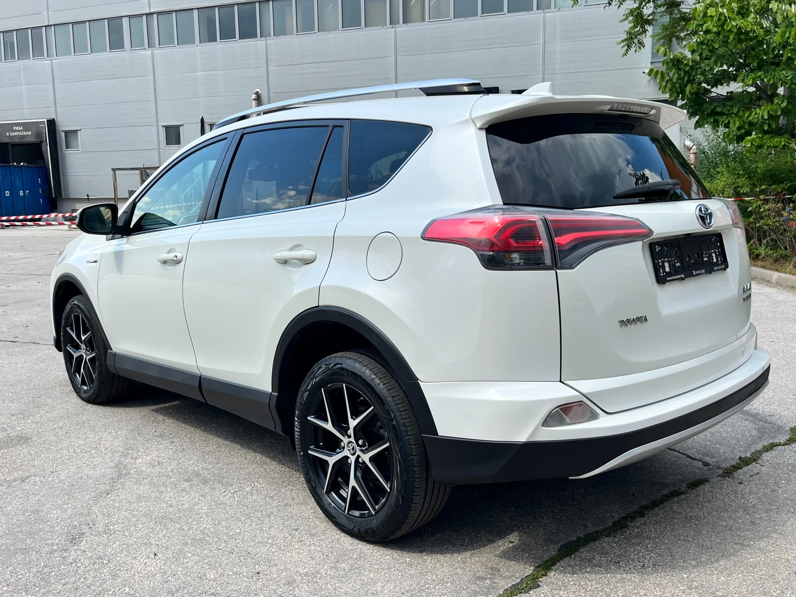 Toyota Rav4 2.5 HYBRID-155кс - изображение 3