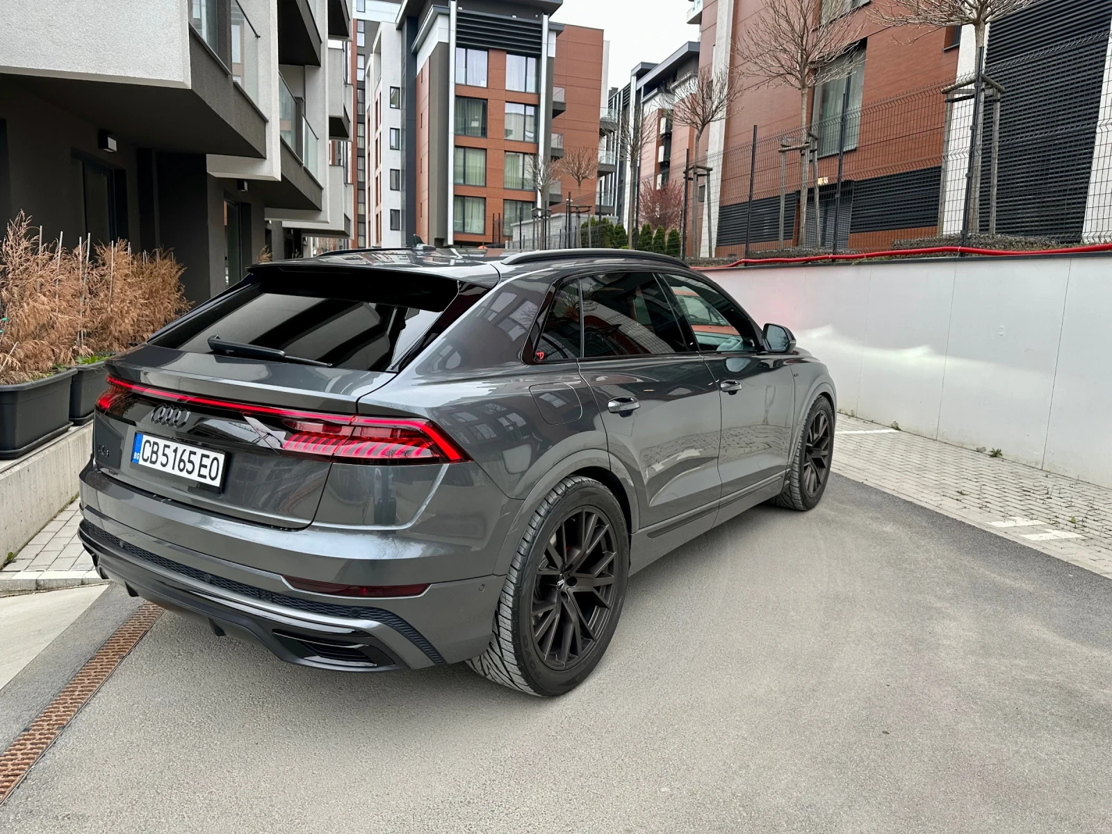 Audi Q8 55TFSI/340КС/118хил. КМ/B&O/360CAM/Обдух - изображение 3