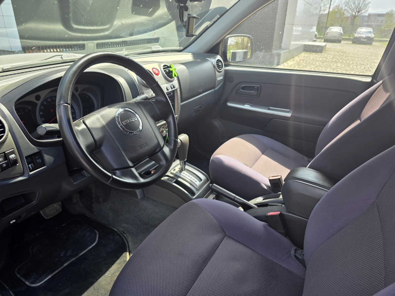 Isuzu D-max 3.0 tdi - изображение 9