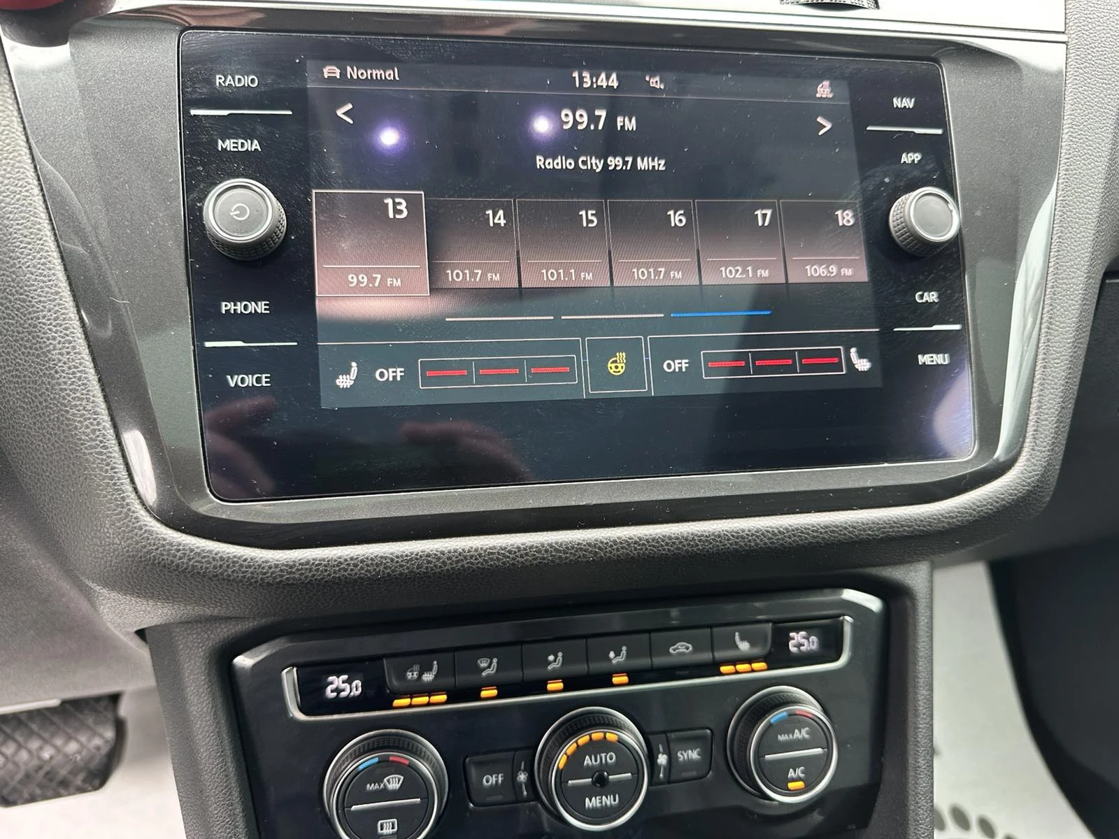 VW Tiguan VW Tiguan Fender /Highline/ PANO/360/ - изображение 10