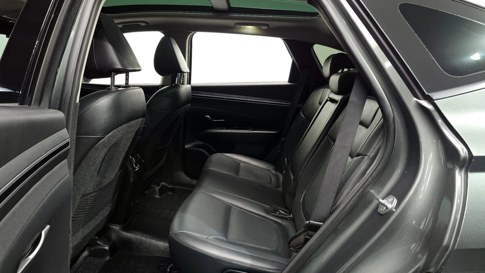 Hyundai Tucson 2.0 CRDI / АВТОМАТИК / СЕРВИЗНА ИСТОРИЯ !!! - изображение 9