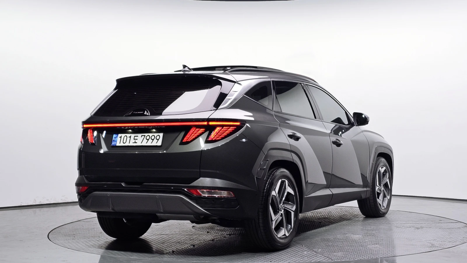 Hyundai Tucson 2.0 CRDI / АВТОМАТИК / СЕРВИЗНА ИСТОРИЯ !!! - изображение 2