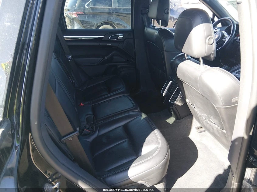 Porsche Cayenne Platinum Edition, снимка 8 - Автомобили и джипове - 53953933