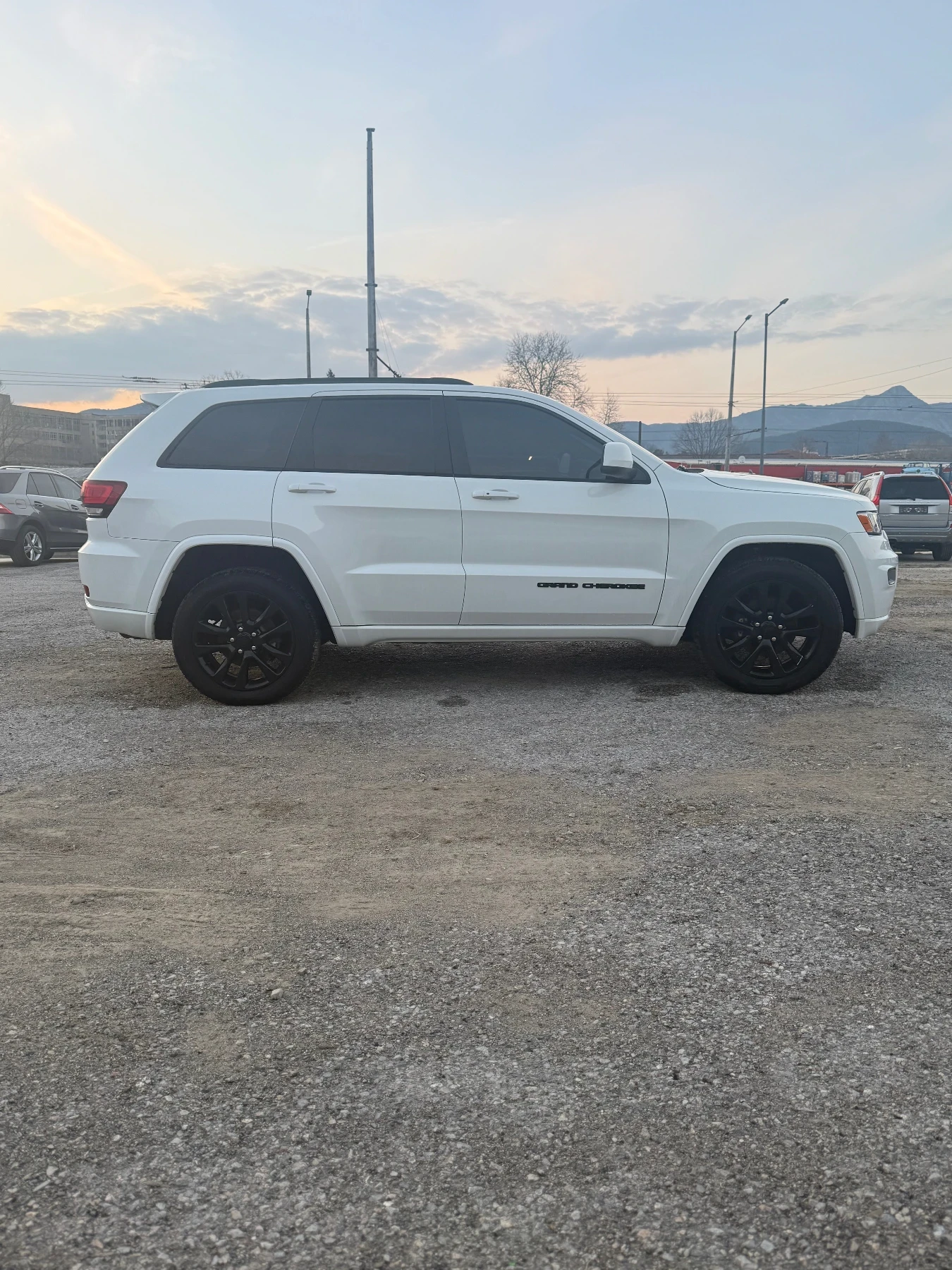 Jeep Grand cherokee 3.6 4x4 FACE LIFT top, снимка 2 - Автомобили и джипове - 53991976