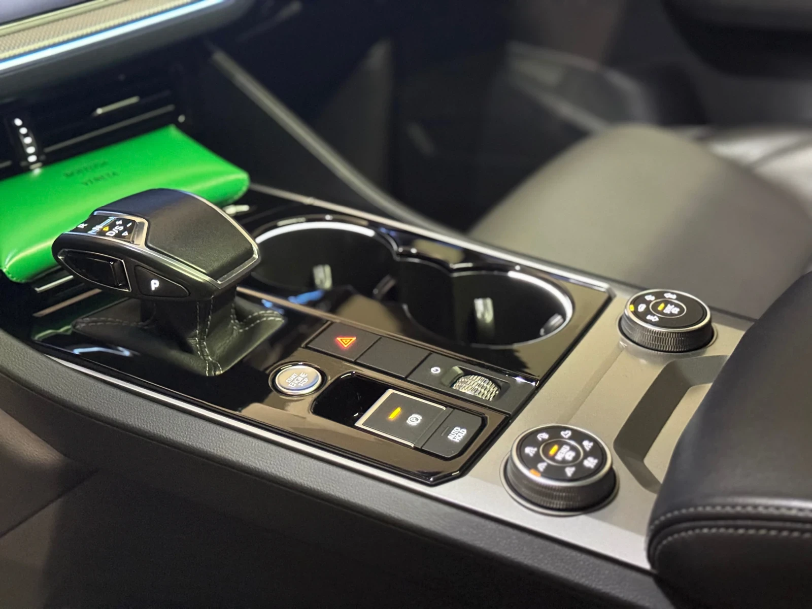 VW Touareg R-line TDI, снимка 5 - Автомобили и джипове - 54208354