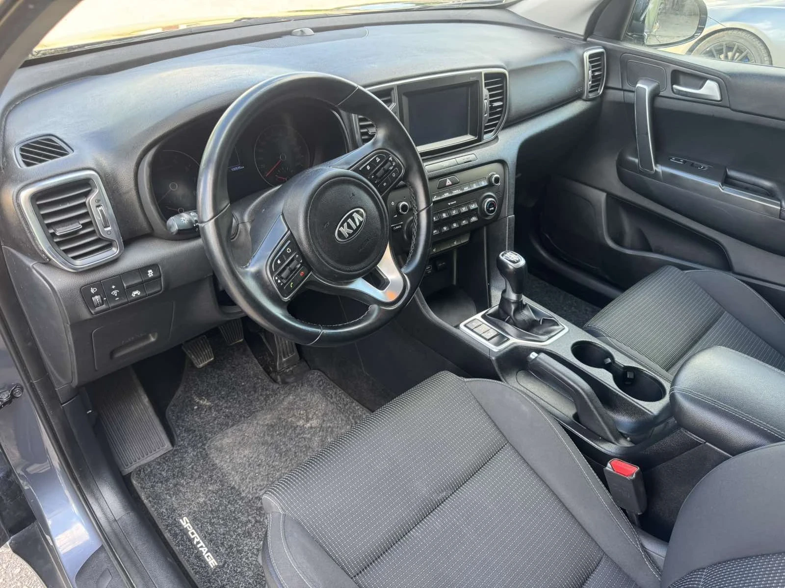 Kia Sportage 1.6 132к бензин, снимка 10 - Автомобили и джипове - 54554150