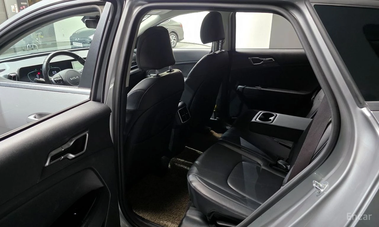 Kia Sportage 2.0D Prestige 4x4* HARMAN KARDON* ПОДГРЕВ* ОБДУХ* , снимка 14 - Автомобили и джипове - 55081230