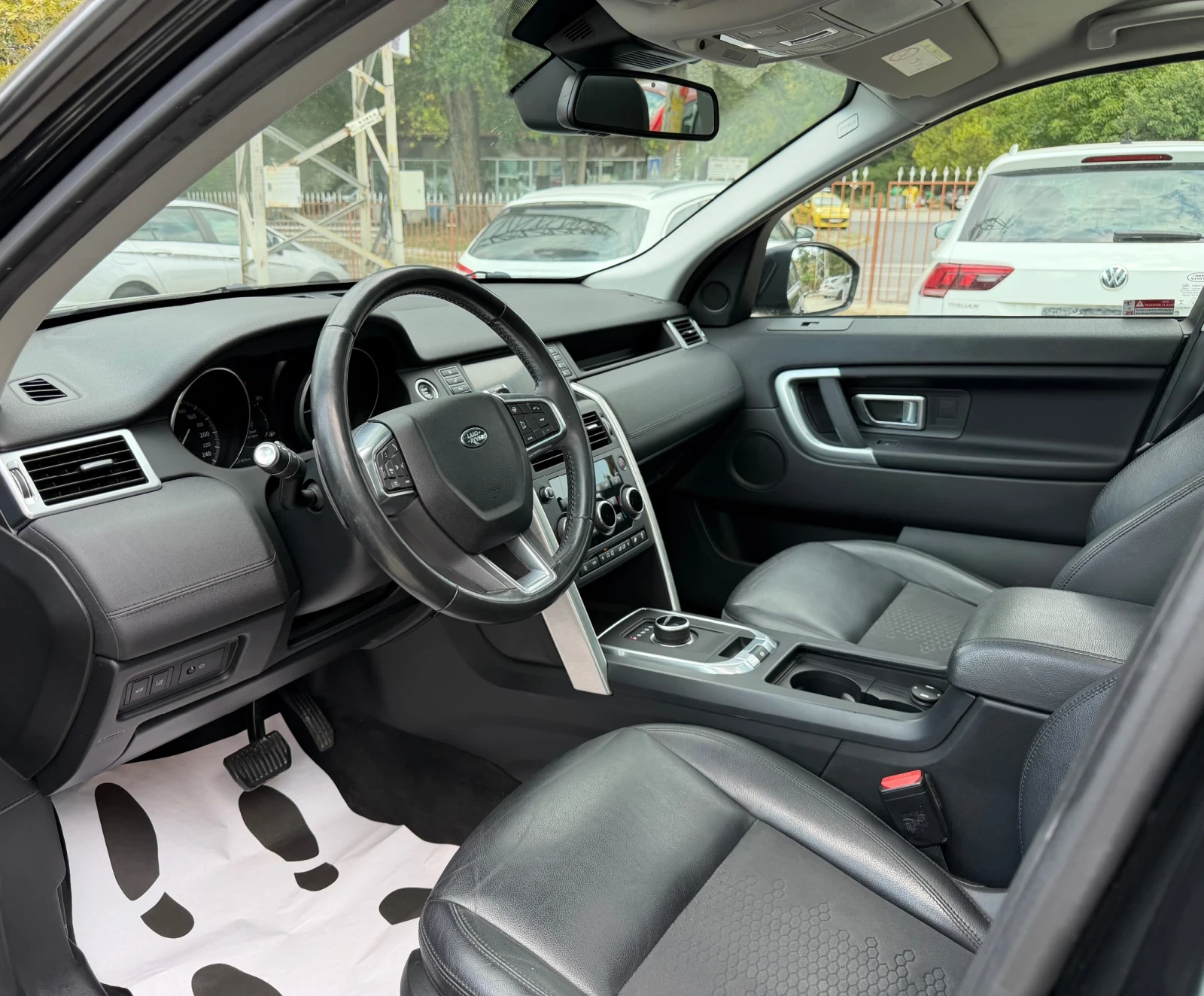 Land Rover Discovery Sport 2.0D/Panorama/Camera/Navi, снимка 11 - Автомобили и джипове - 55688700