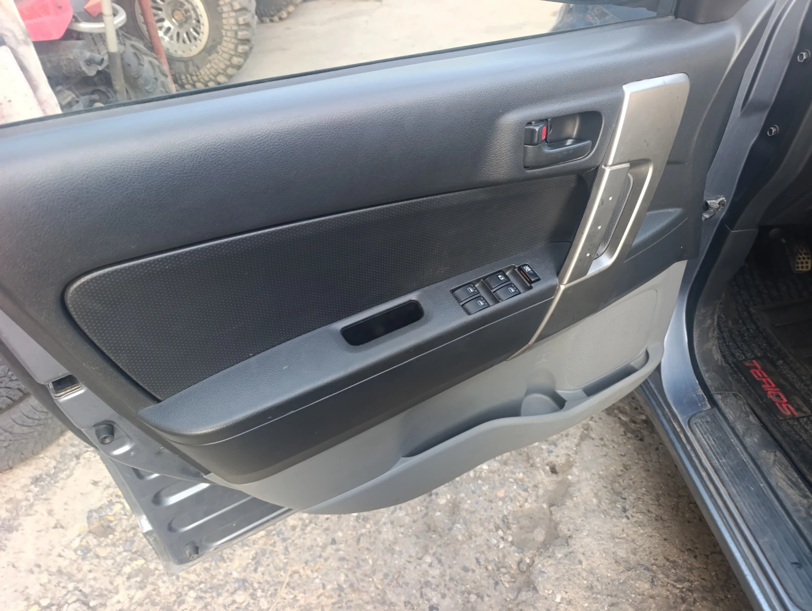 Daihatsu Terios 1.3 4х4, снимка 7 - Автомобили и джипове - 55826567