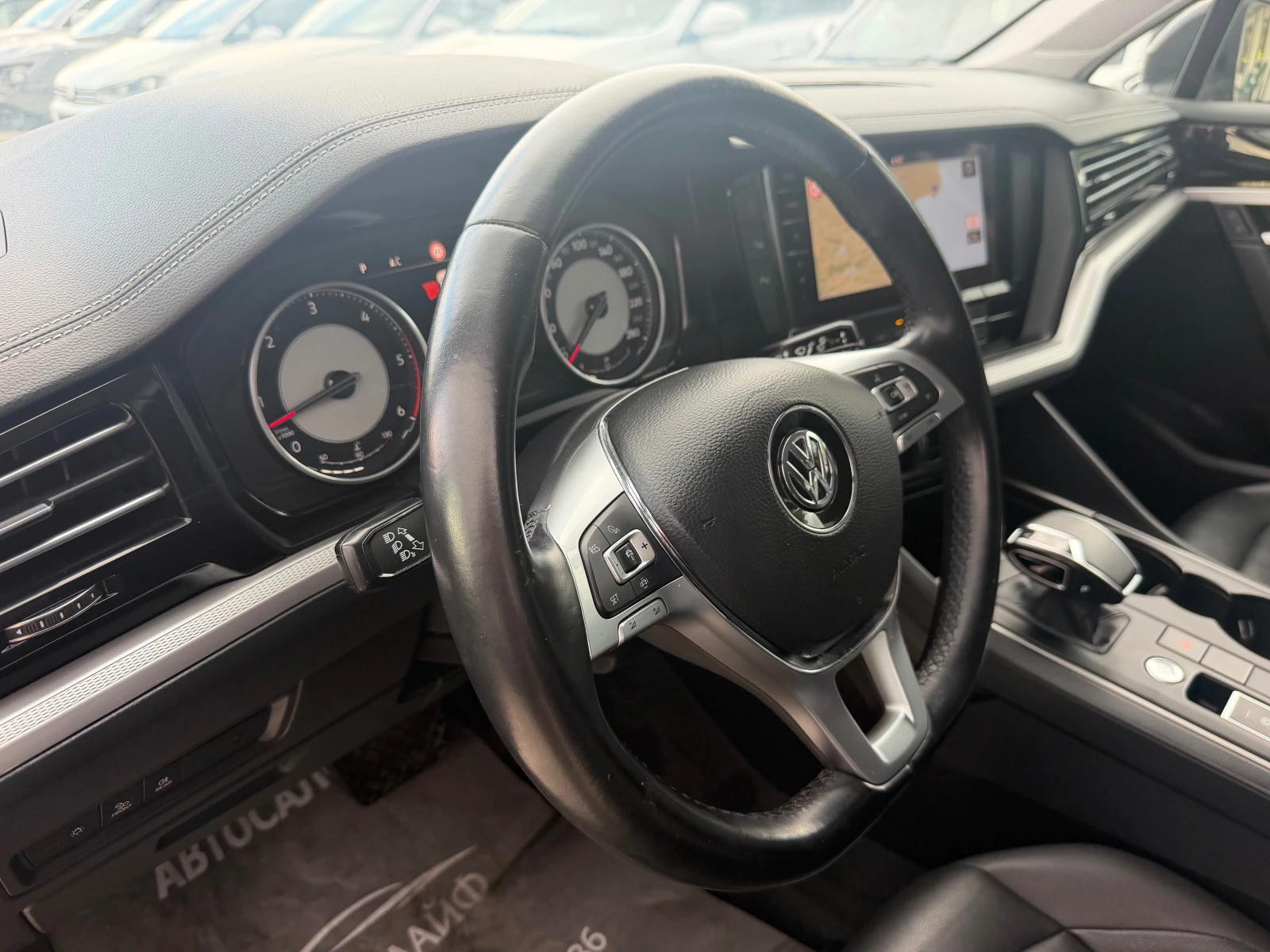 VW Touareg 3.0TDI ADVANCED 0% ПЪРВОНАЧАЛНА ВНОСКА, снимка 9 - Автомобили и джипове - 56330222