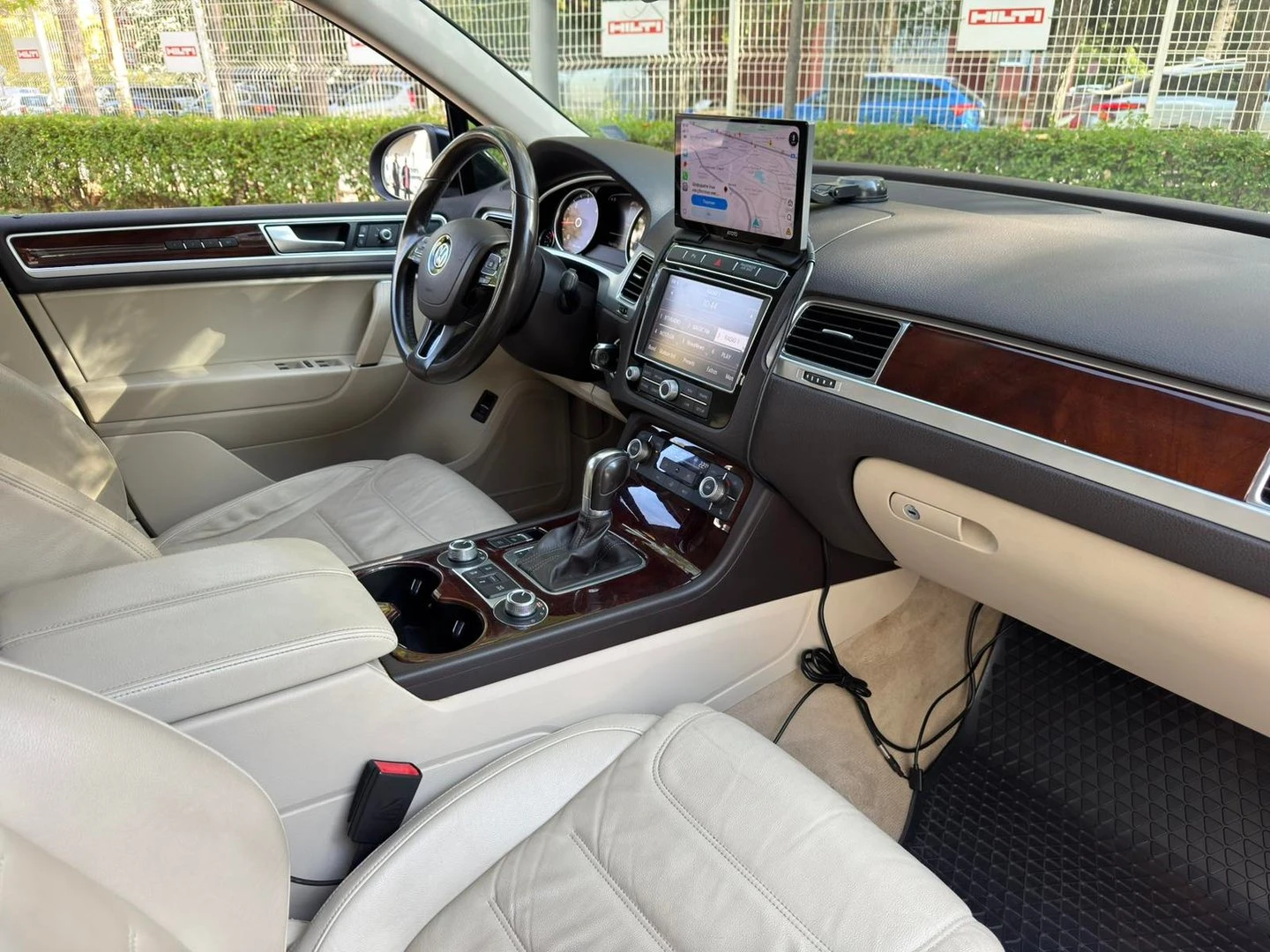 VW Touareg, снимка 9 - Автомобили и джипове - 56536423