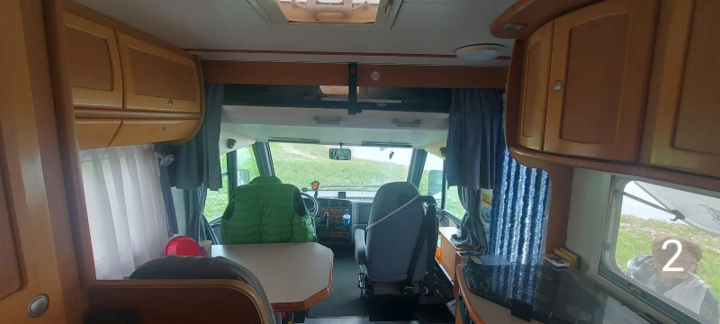 Кемпер Dethleffs Globetrotter Luxury, снимка 5 - Каравани и кемпери - 47468512