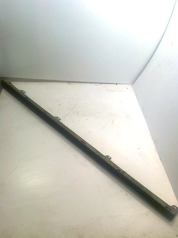 пластмасов декоративен външен праг (десен) за Волво В40 2.0 