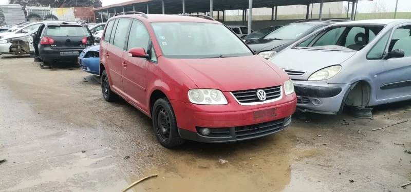 VW Touran 1.6, снимка 1 - Автомобили и джипове - 43280524