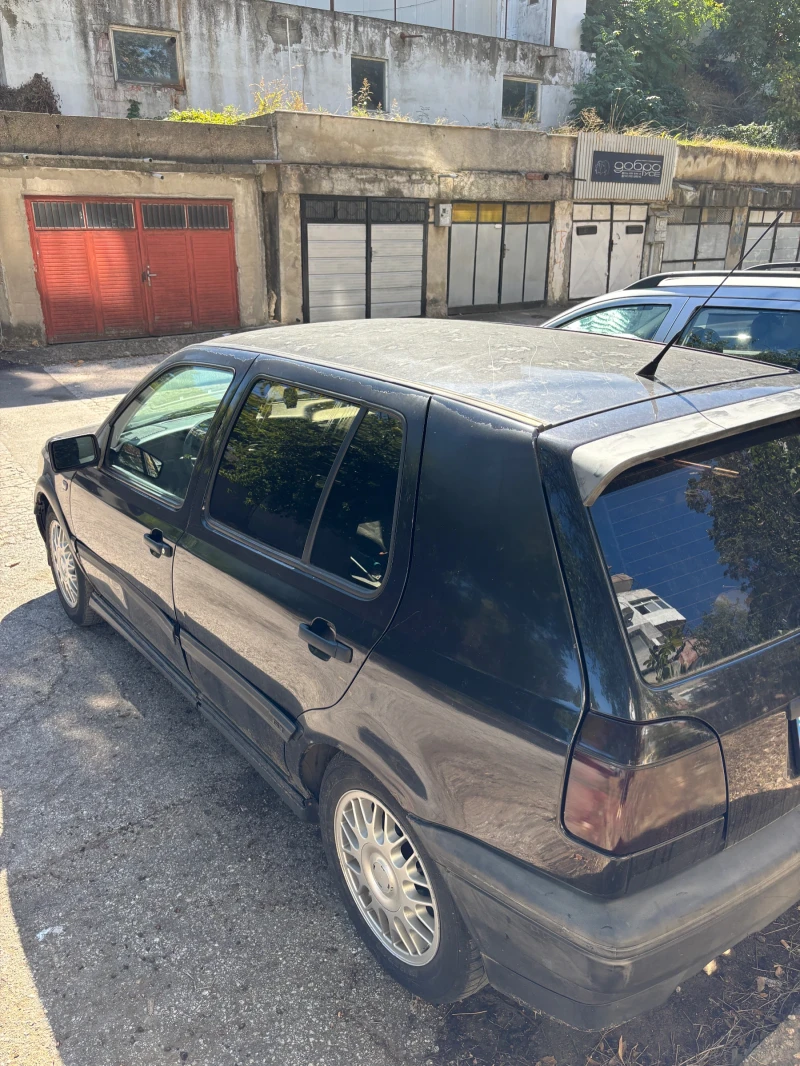 VW Golf 3 1.6, снимка 4 - Автомобили и джипове - 47500606