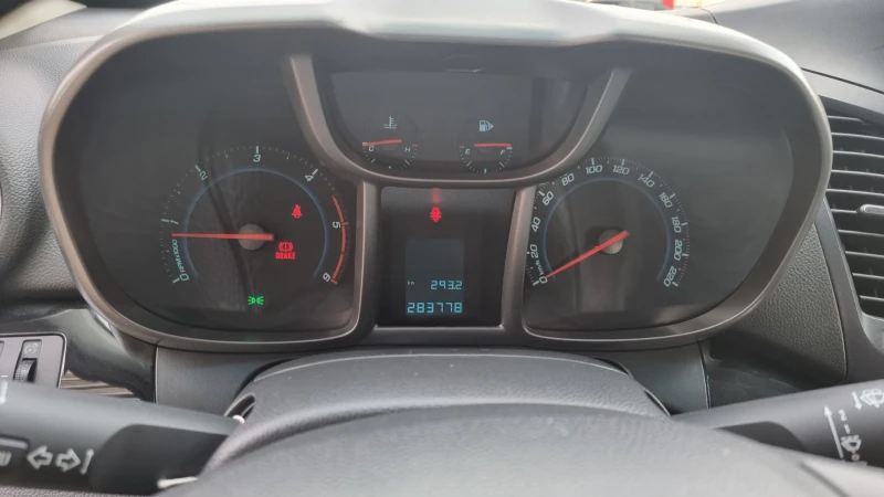 Chevrolet Orlando, снимка 11 - Автомобили и джипове - 49313657