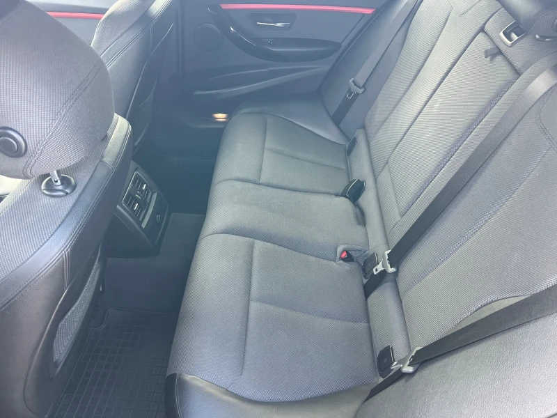 BMW 320 D/xDrive/Sport/Navi/Led/, снимка 10 - Автомобили и джипове - 50559195