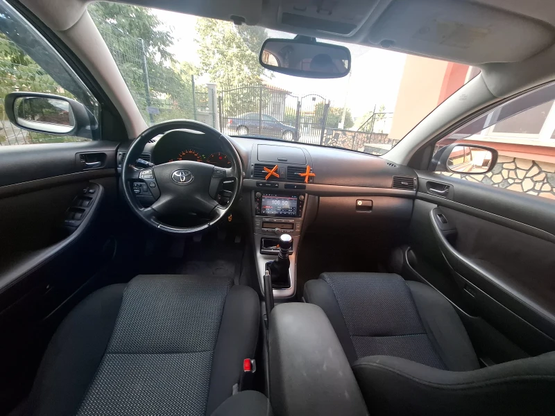 Toyota Avensis 2.0 Facelif, снимка 8 - Автомобили и джипове - 52946421