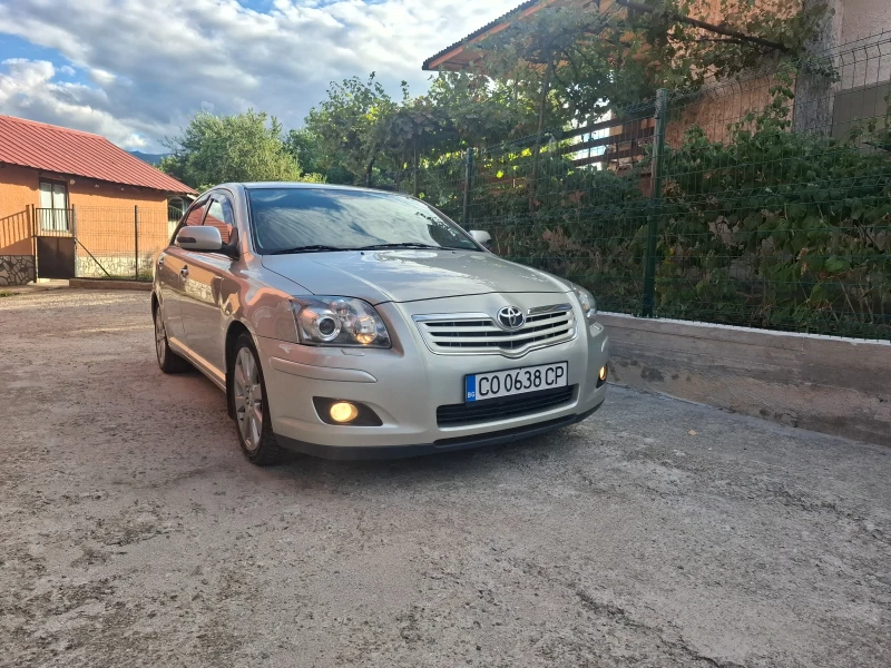 Toyota Avensis 2.0 Facelif, снимка 14 - Автомобили и джипове - 52946421