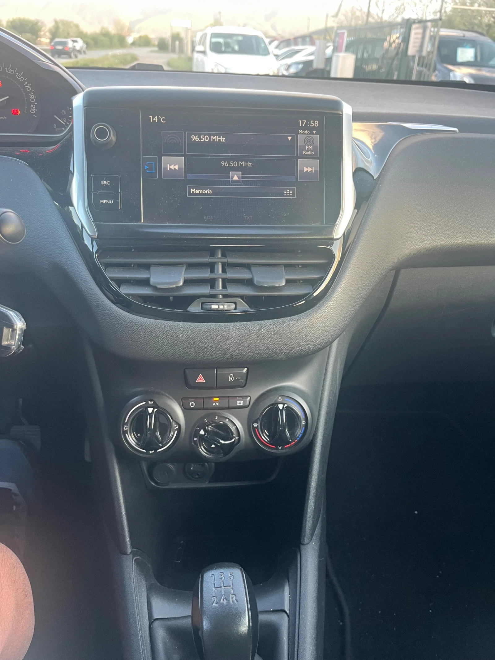 Peugeot 208 1.6 HDi - изображение 10