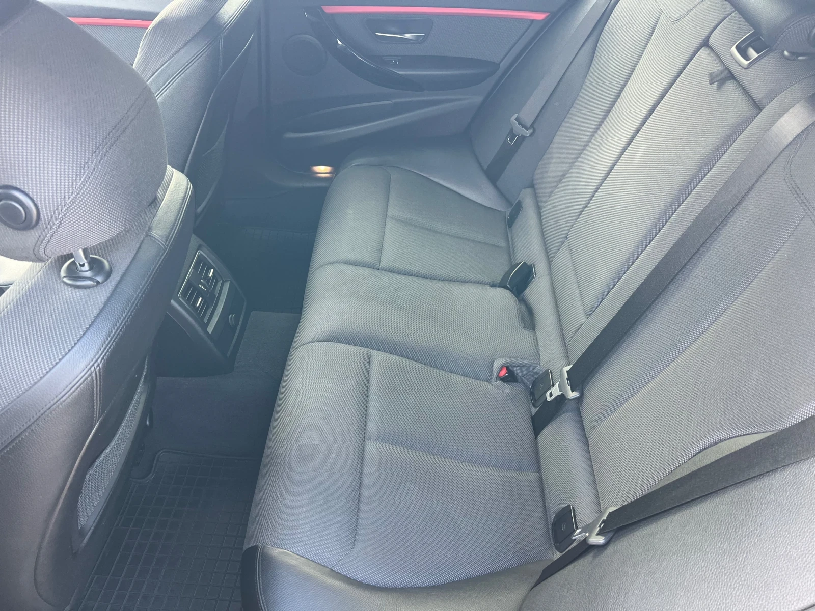 BMW 320 D/xDrive/Sport/Navi/Led/ - изображение 10