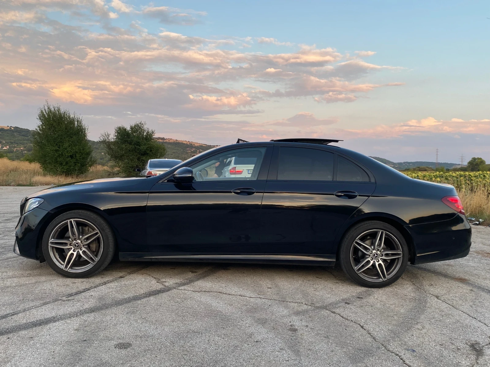 Mercedes-Benz E 220 РЕАЛНИ КМ, Night Packet, carplay, 360, Пан., memor - изображение 5
