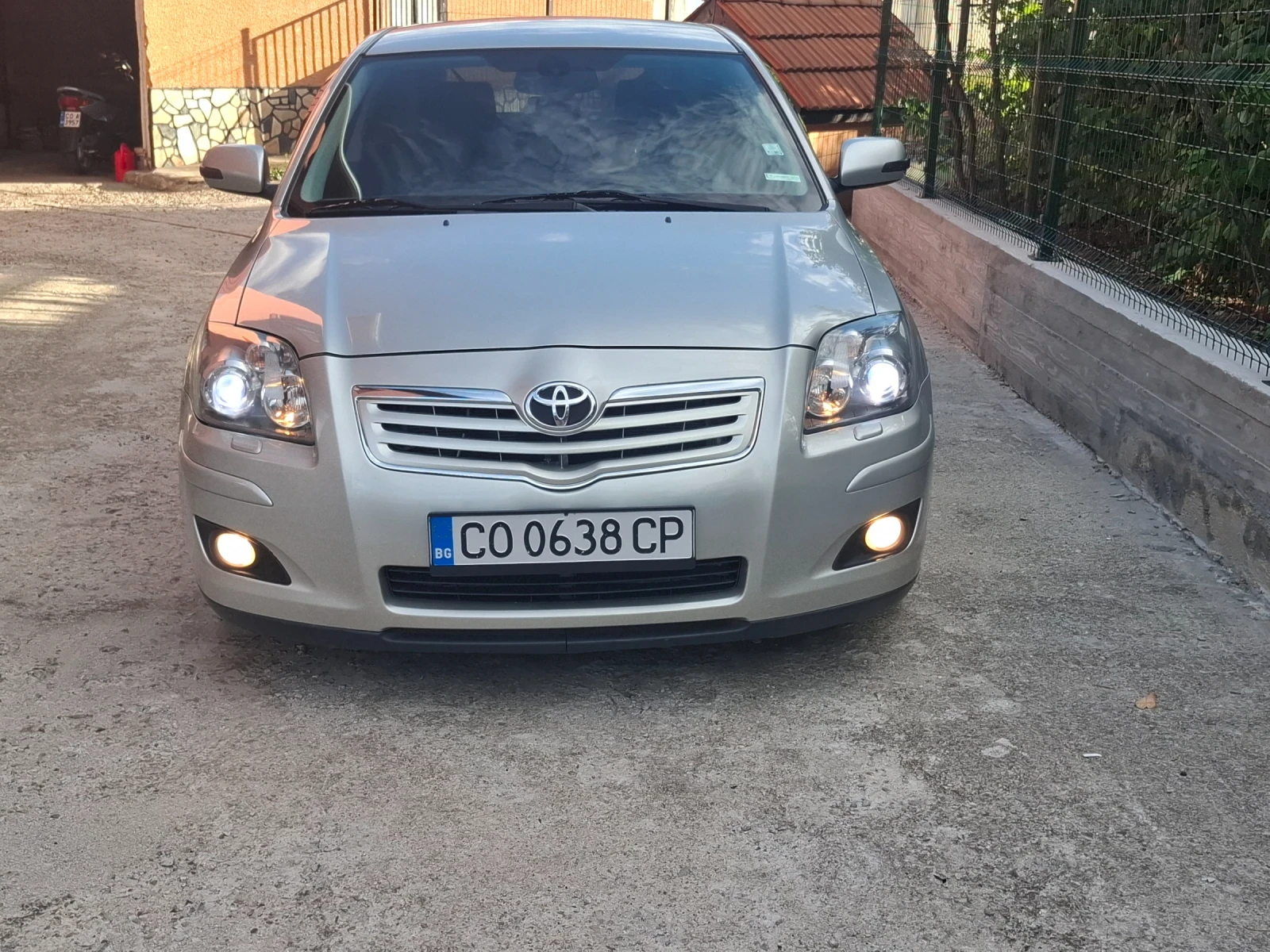 Toyota Avensis 2.0 Facelif | Mobile.bg — изображение 1