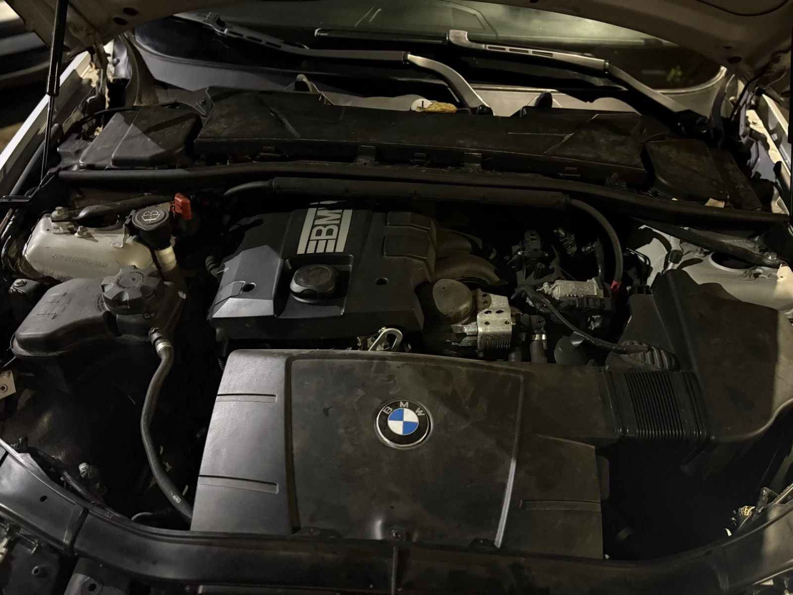 BMW 320 320i E91 - изображение 10