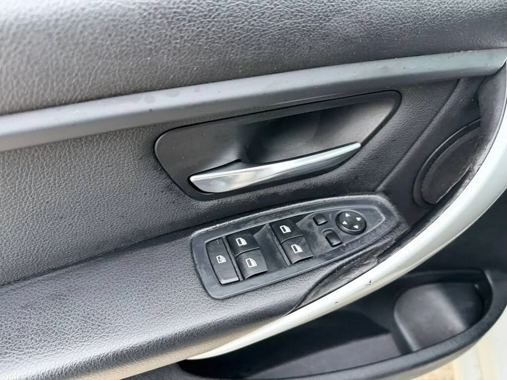 BMW 320 i* AвтоКредит * (ЦЕНА ДО БГ), снимка 12 - Автомобили и джипове - 54012727