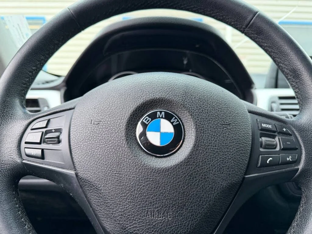 BMW 320 i* AвтоКредит * (ЦЕНА ДО БГ), снимка 7 - Автомобили и джипове - 54012727