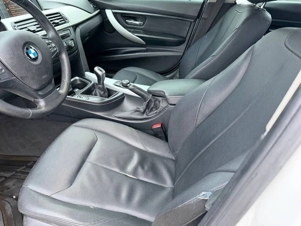 BMW 320 i* AвтоКредит * (ЦЕНА ДО БГ), снимка 10 - Автомобили и джипове - 54012727