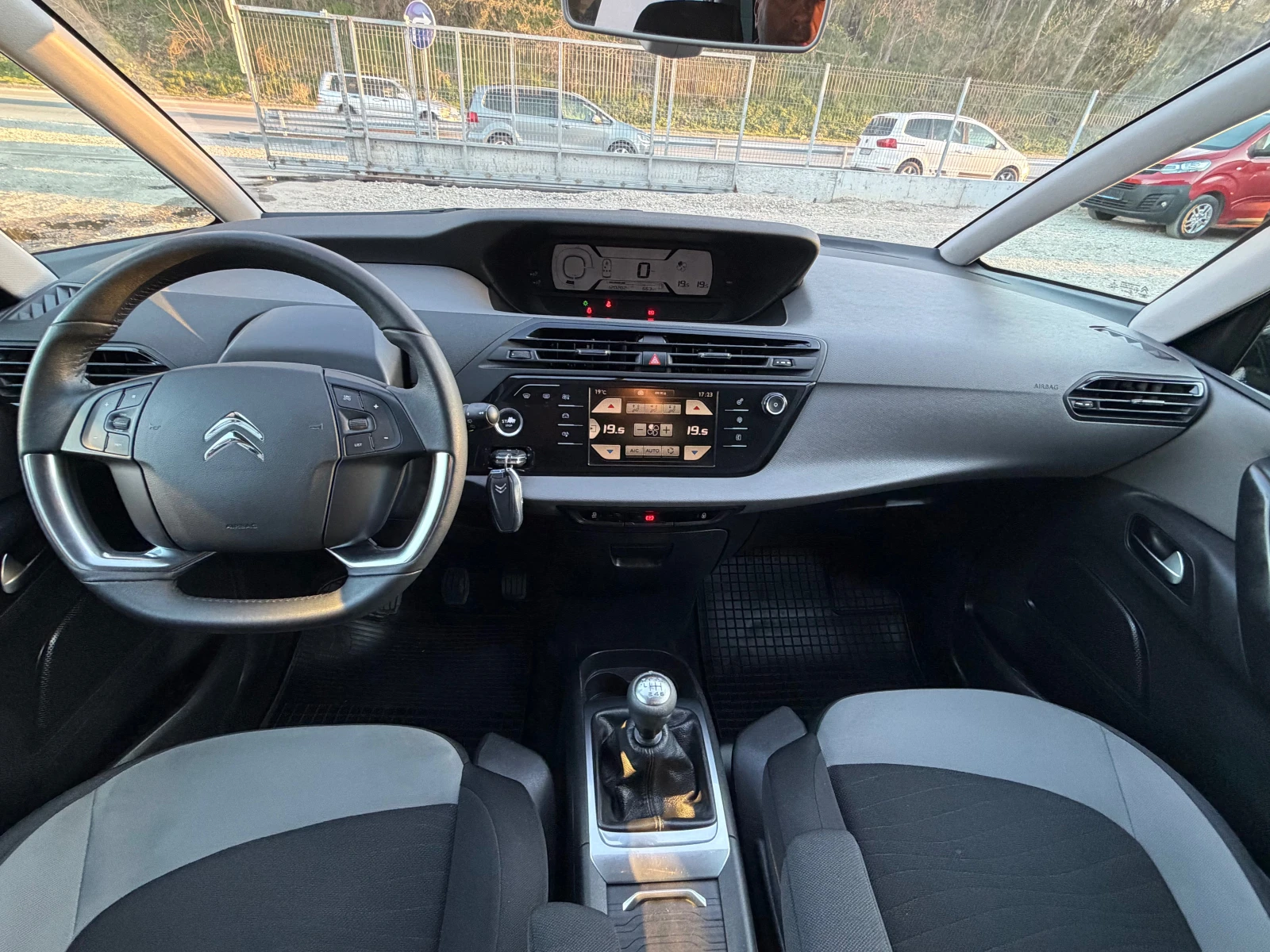 Citroen C4 Picasso 1.6HDI* TOP* KLIMA* 120000KM, снимка 13 - Автомобили и джипове - 54138238