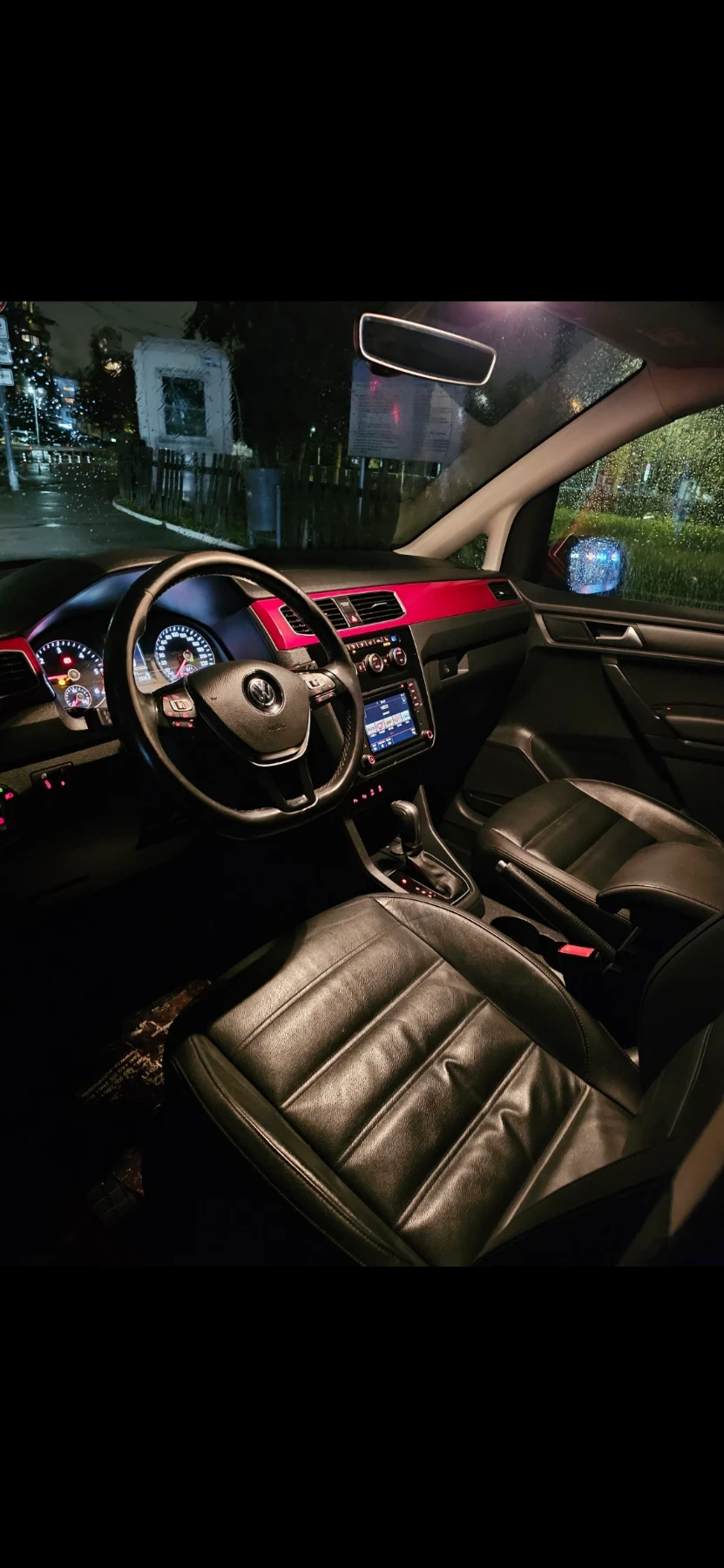 VW Caddy, снимка 8 - Автомобили и джипове - 54226548