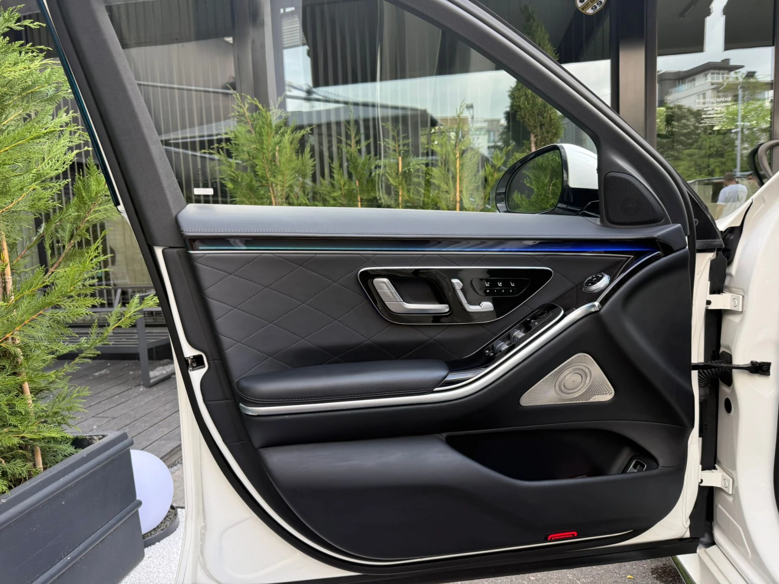 Mercedes-Benz S 580 AMG/LONG/BURM/TV, снимка 11 - Автомобили и джипове - 54515099