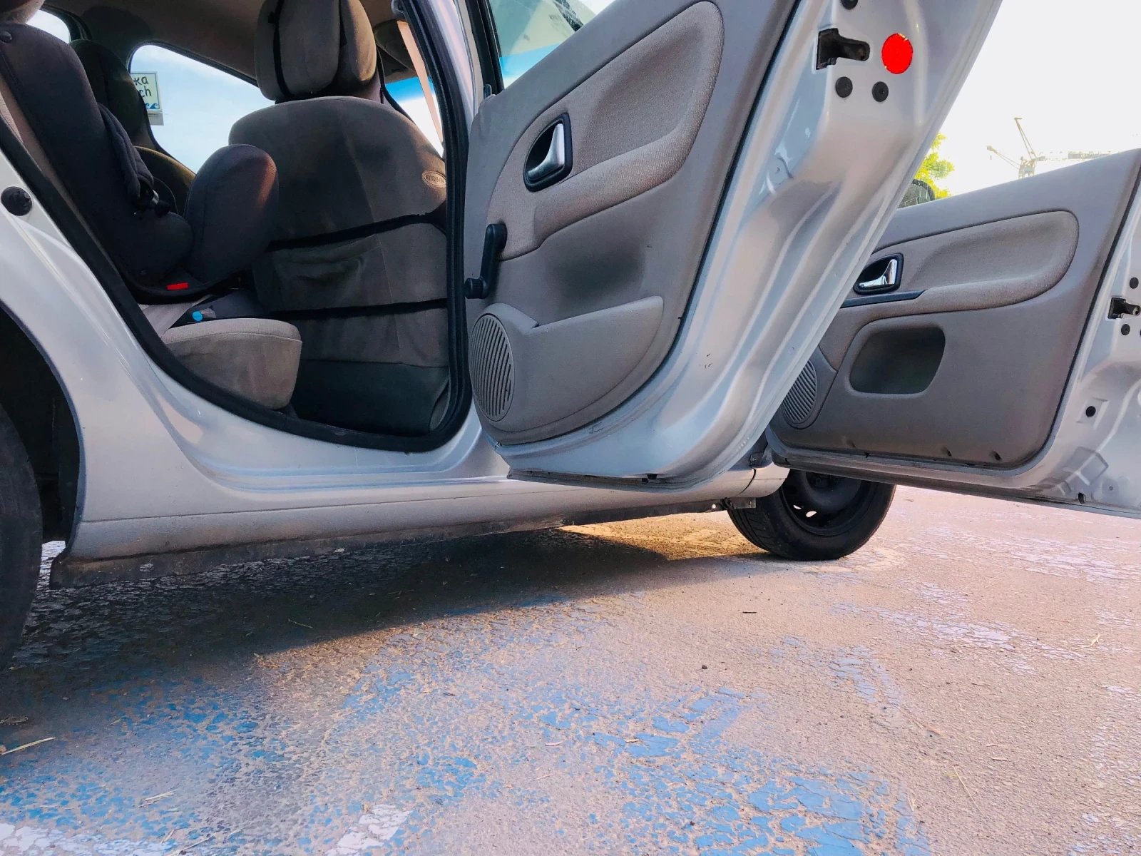 Renault Clio 1.5 dCi, снимка 6 - Автомобили и джипове - 54708575