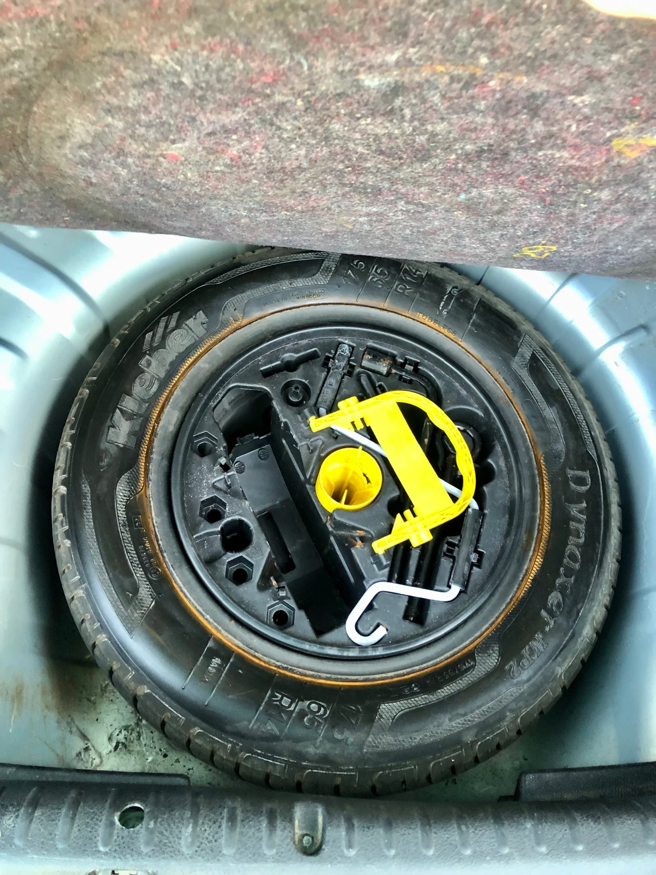 Renault Clio 1.5 dCi, снимка 17 - Автомобили и джипове - 54708575