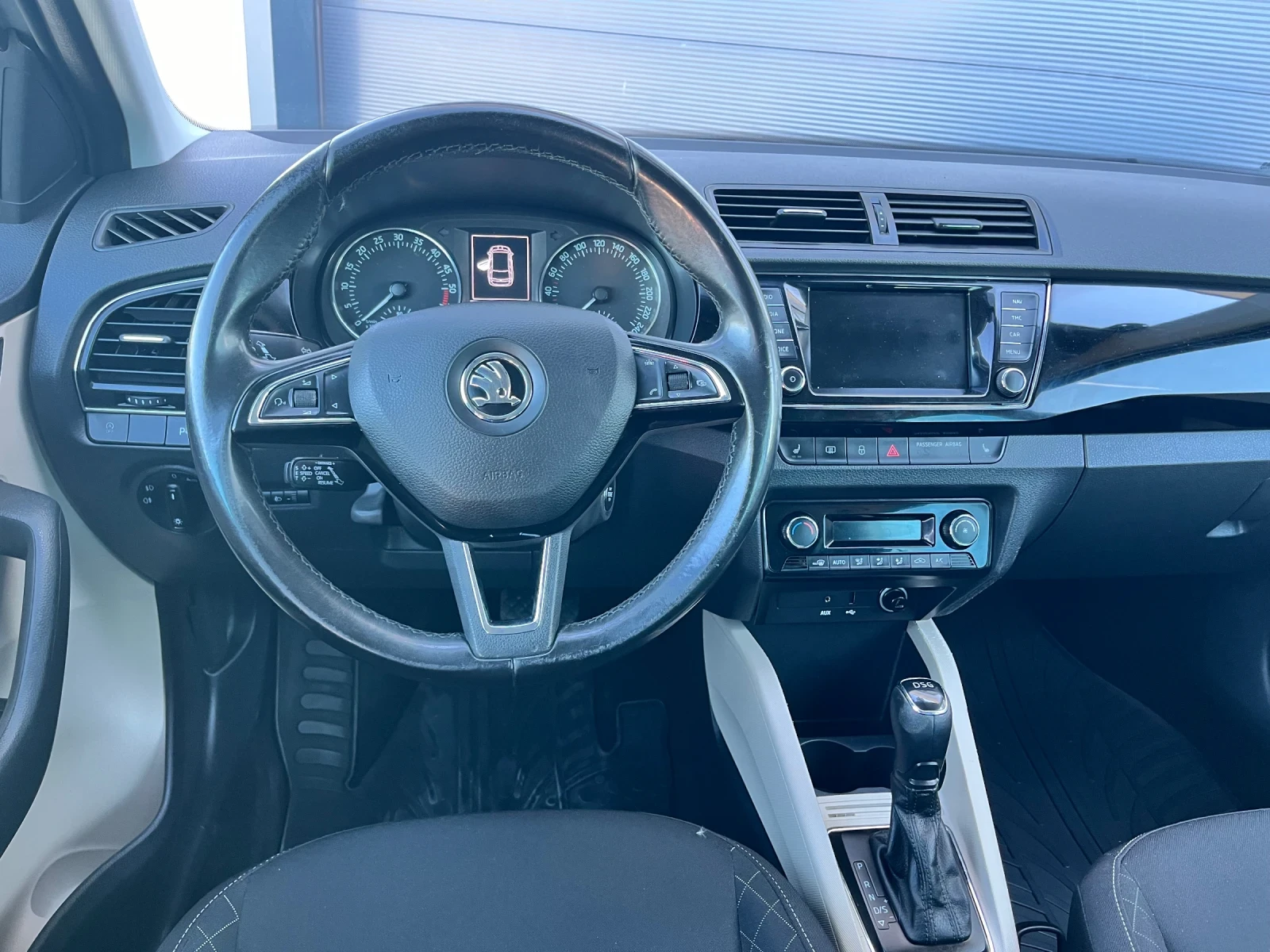 Skoda Fabia 1.2TDi DSG, снимка 10 - Автомобили и джипове - 54916214