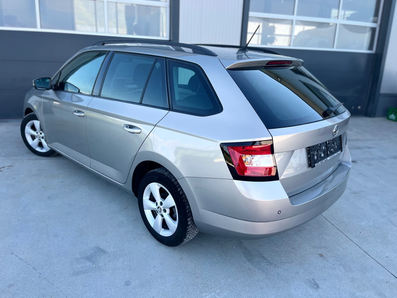 Skoda Fabia 1.2TDi DSG, снимка 5 - Автомобили и джипове - 54916214