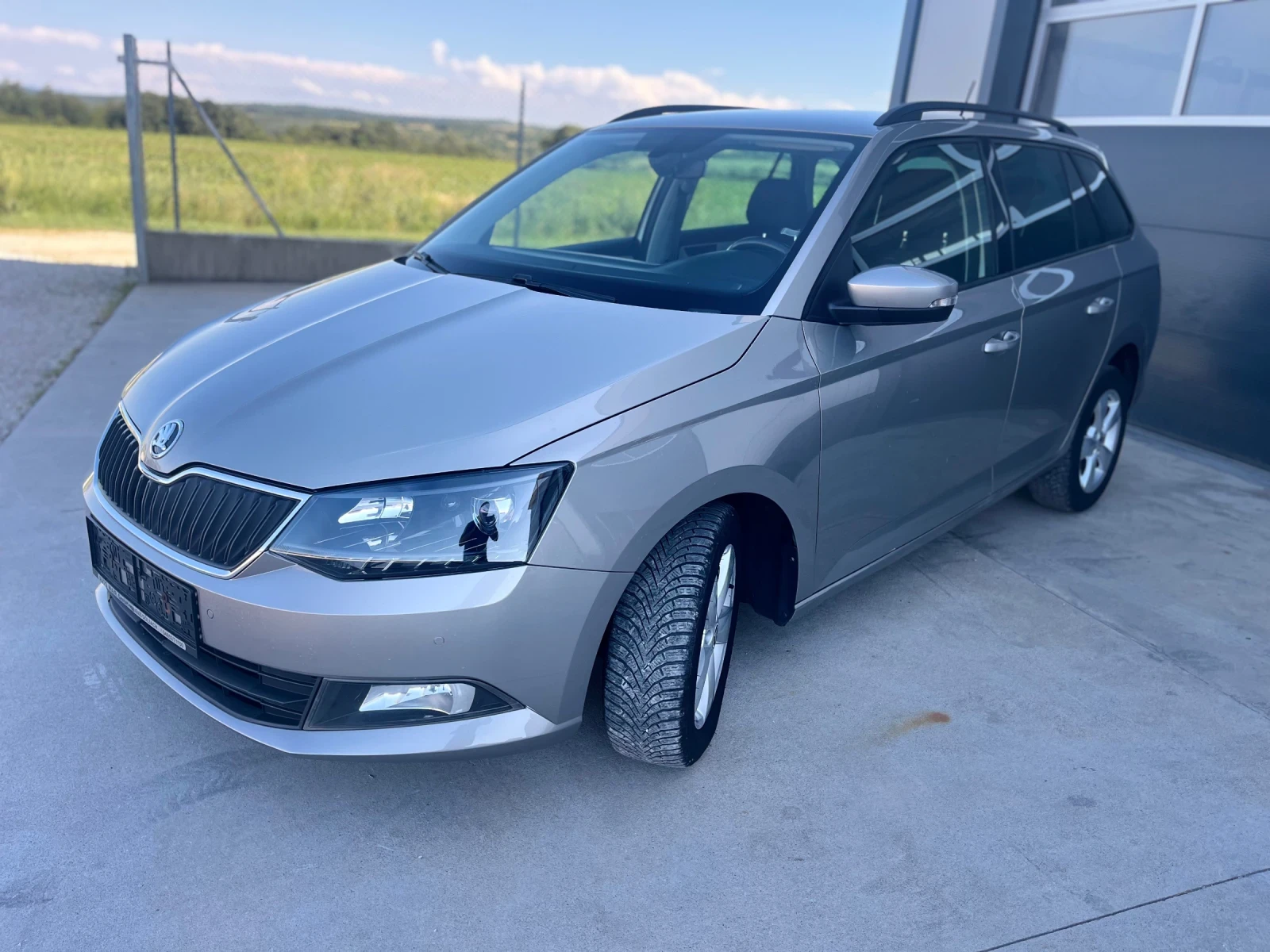 Skoda Fabia 1.2TDi DSG, снимка 2 - Автомобили и джипове - 54916214