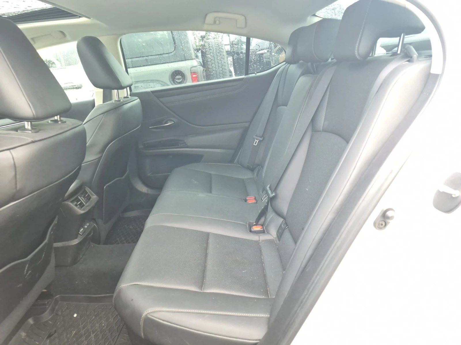 Lexus ES 300 HYBRID * * CARFAX * * АВТО КРЕДИТ * * , снимка 10 - Автомобили и джипове - 54992268