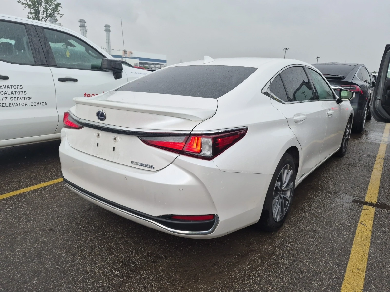 Lexus ES 300 HYBRID * * CARFAX * * АВТО КРЕДИТ * * , снимка 3 - Автомобили и джипове - 54992268