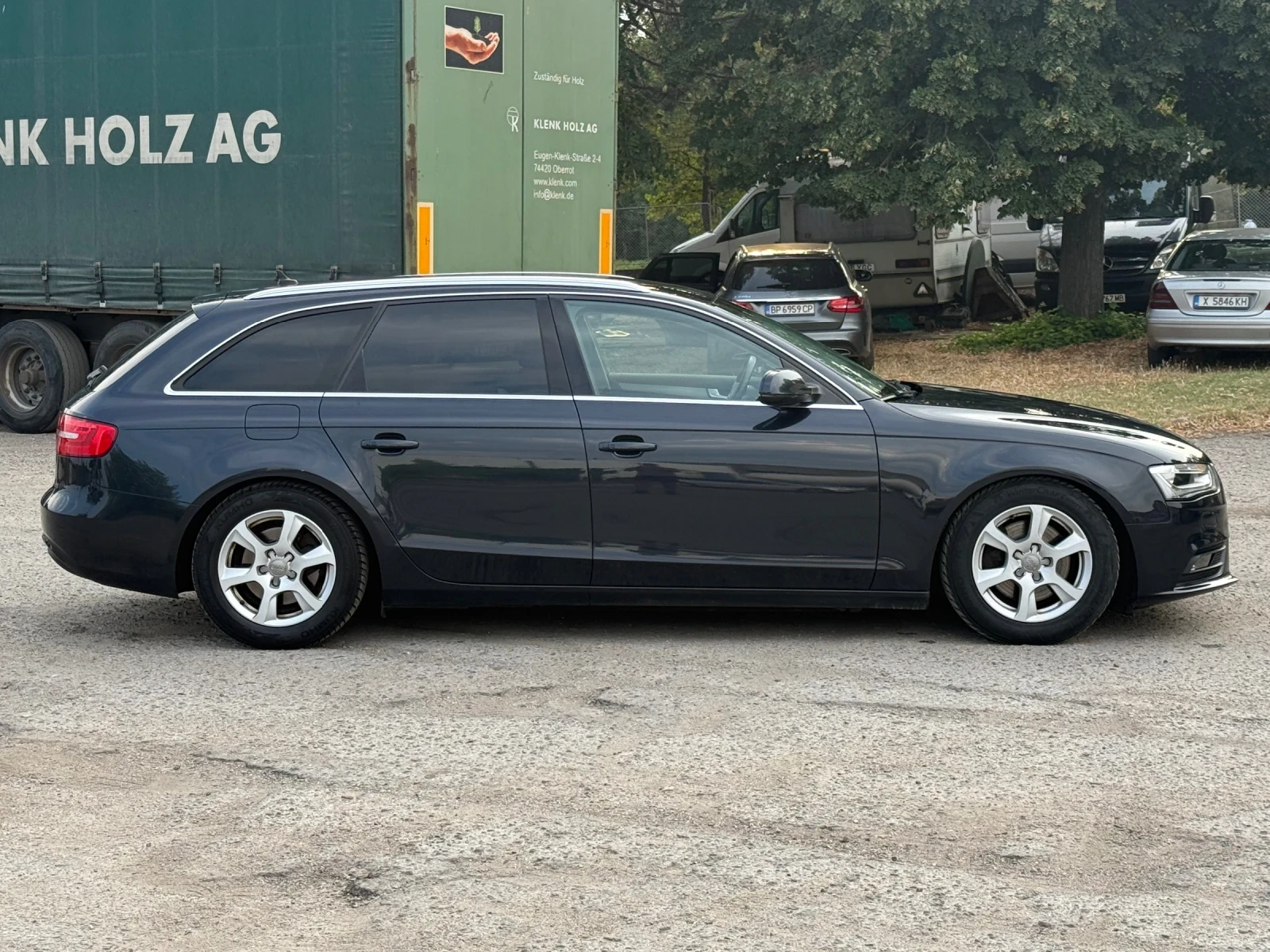 Audi A4 2.0 TDI 143ks FACELIFT , снимка 4 - Автомобили и джипове - 55317778