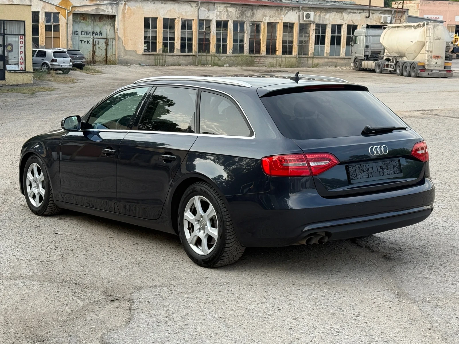 Audi A4 2.0 TDI 143ks FACELIFT , снимка 7 - Автомобили и джипове - 55317778