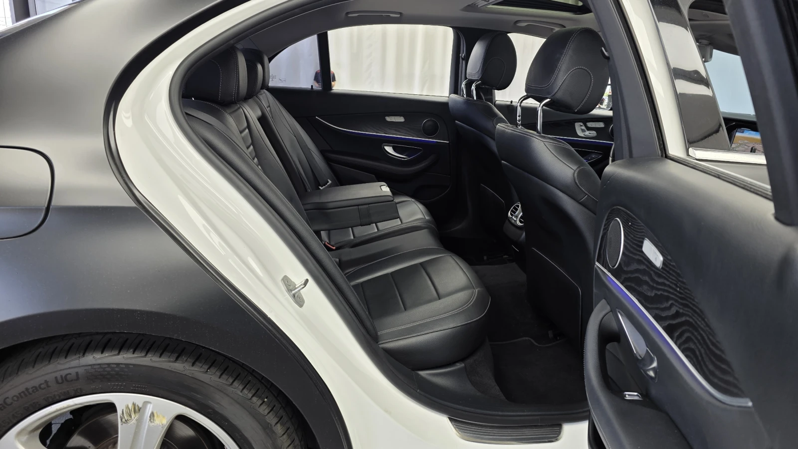 Mercedes-Benz E 220, снимка 8 - Автомобили и джипове - 55417037