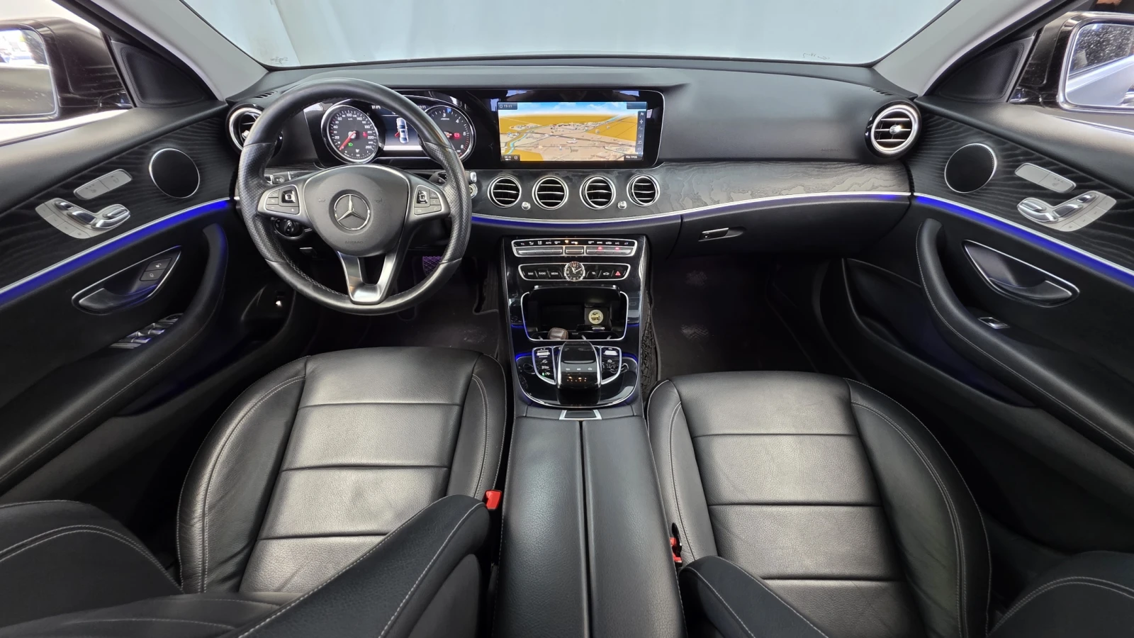 Mercedes-Benz E 220, снимка 13 - Автомобили и джипове - 55417037
