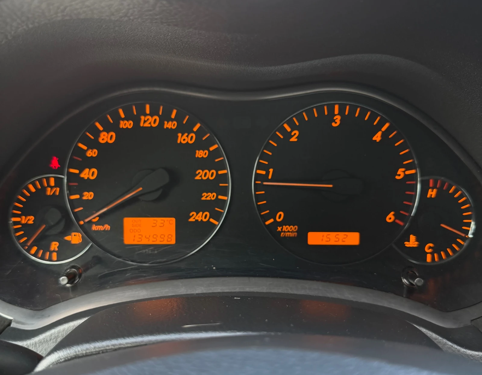 Toyota Avensis 2.0 D-4D, снимка 14 - Автомобили и джипове - 55447833