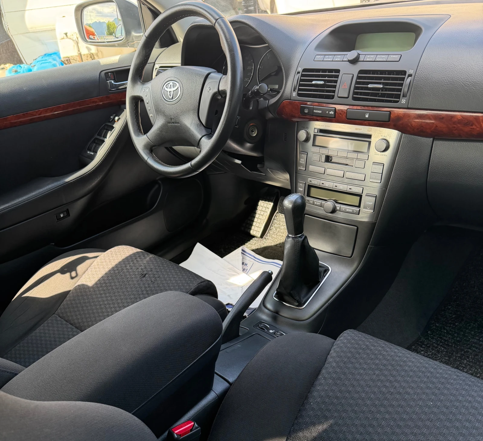 Toyota Avensis 2.0 D-4D, снимка 11 - Автомобили и джипове - 55447833