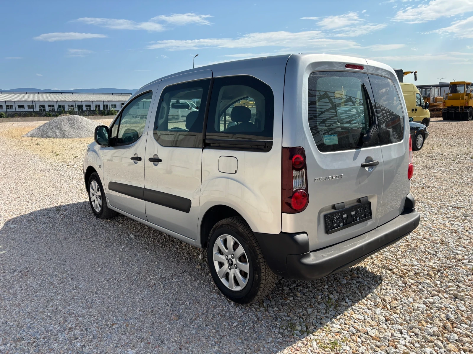 Peugeot Partner, снимка 4 - Автомобили и джипове - 55462849