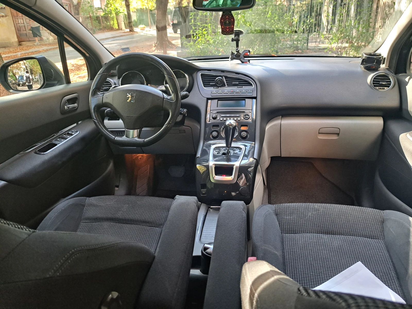 Peugeot 5008, снимка 13 - Автомобили и джипове - 56070967