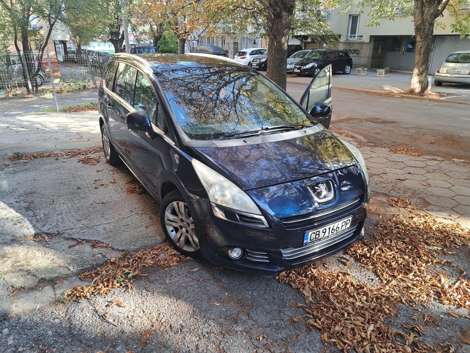 Peugeot 5008, снимка 7 - Автомобили и джипове - 56070967